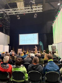 FORST live Congress Zuschauer lauschen einem Vortrag